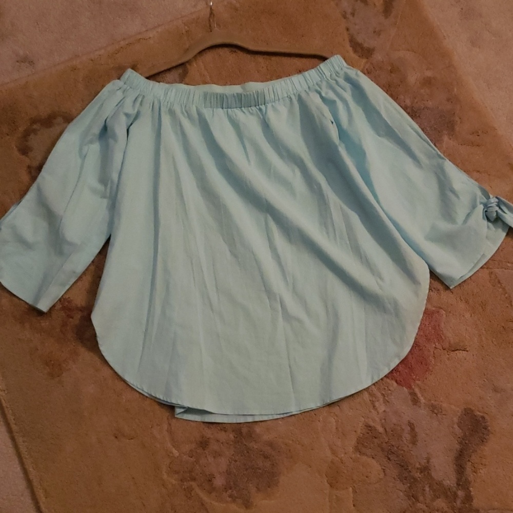 Top - Picture 2 of 2